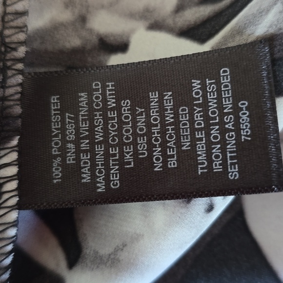 WORTHINGTON WOMENS LONG SLEEVE BLACK AND WHITE FLORAL BLOUSE SIZE PETITE LARGE - Picture 16 of 16